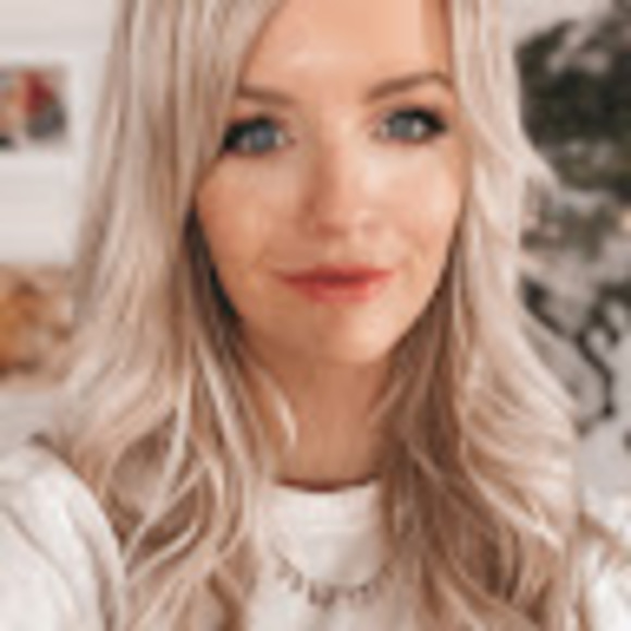 Meet your Posher, Julia - Picture 1 of 1